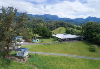 Hillcrest Mountain View Retreat has Balcony rooms