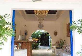 Toto Blue Hotel Boutique allows 18 year olds to book a room