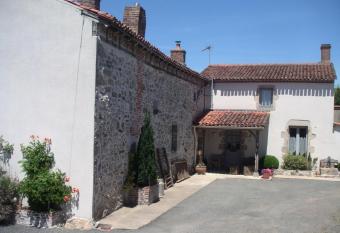 Chambre d h  te du Plessis has Balcony rooms