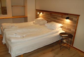 Golden Spa Hotell allows 18 year olds to book a room