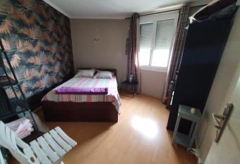 T3 confort Jou  -l  s-Tours has Balcony rooms