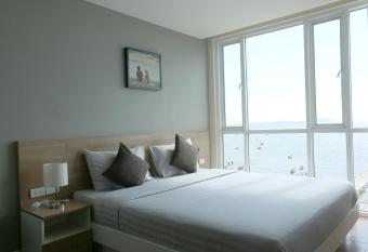 BBG Seaside Luxurious Service Apartment has Balcony rooms