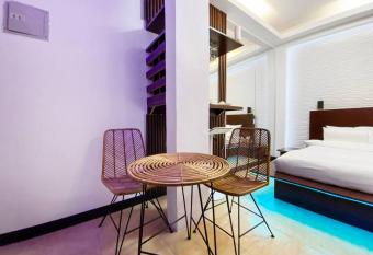 (null) allows 18 year olds to book a room