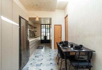 Casa Tsapot has Balcony rooms