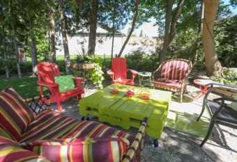 Danby House has Balcony rooms