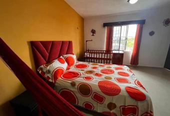 Casa Toledo Chetumal has Balcony rooms