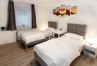 (null) allows 18 year olds to book a room