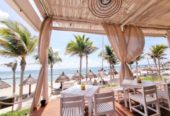 Tulum PGA Golf Camp Private Jacuzzi has rooms with a private hot tub