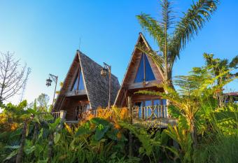 The A-Frame House has Balcony rooms