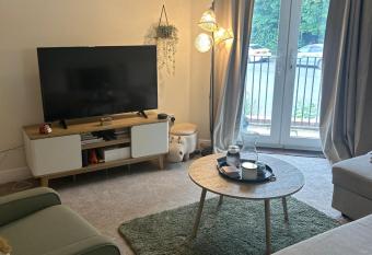 Beautiful 1 bed in Wycombe has Balcony rooms
