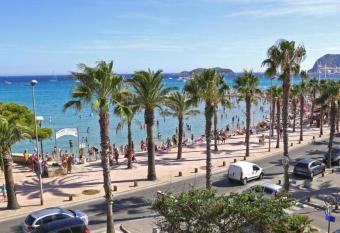 Le Namast   has Balcony rooms