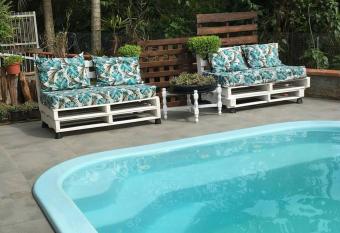 Cantinho da Ana has Balcony rooms