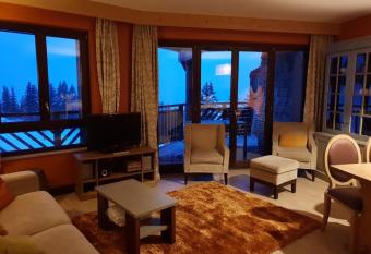 R  sidence Pr  mium P&V Amara Avoriaz piscine & spa ski in ski out has rooms with a private hot tub