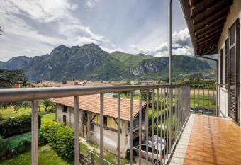 La Sentinella has Balcony rooms