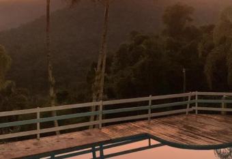 Casa Colonial com vista para a represa has Balcony rooms