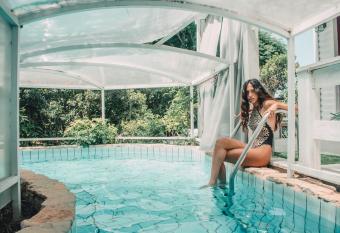 Eili Suites allows 18 year olds to book a room