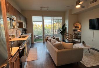 Trendy Apartment In Downtown Phoenix has rooms with a private hot tub