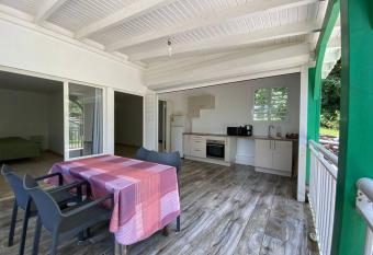 Appartement paisible avec jardin allows 18 year olds to book a room