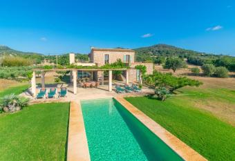 Can Jeroni Carrio has Balcony rooms