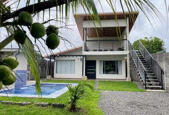 It s a Beautiful Life House has Balcony rooms