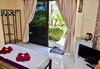 Angelot Villa allows 18 year olds to book a room