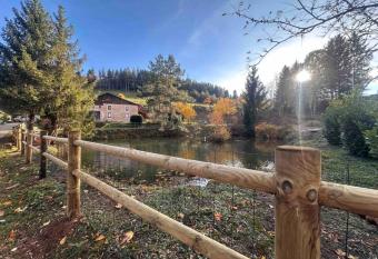 Gite v  ritable ferme vosgienne spa sauna has rooms with a private hot tub