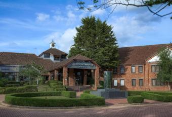Stratford Manor Hotel allows 18 year olds to book a room