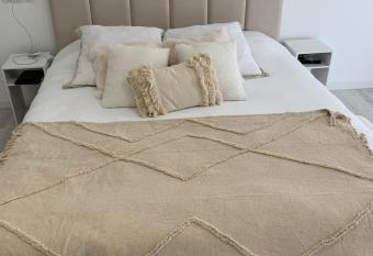 Suite avec sauna has Balcony rooms