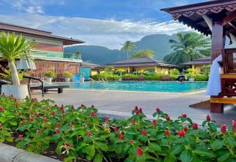 Capital O 75518 Baan Rose Resort Ao Luk allows 18 year olds to book a room