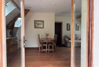 (null) has Balcony rooms