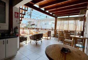 Surfer Hostel El Quilla Punta Hermosa has Balcony rooms