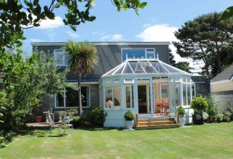 Seven Bed and Breakfast allows 18 year olds to book a room