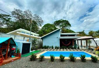 Ohana Beach House Costa Rica has Balcony rooms