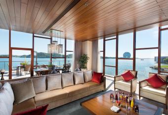 Yanqi Hotel, Managed by Kempinski has Balcony rooms