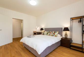 KAYA Zurich Apartment 2A - Downtown 2BR Apt with Balcony has Balcony rooms