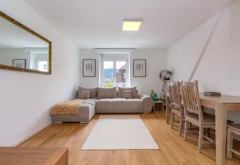 KAYA Zurich Apartment 5A - Downtown 2-BR Deluxe Loft Apt has Balcony rooms