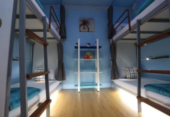 iDeal Beds Hostel Ao Nang Beach has Balcony rooms