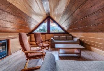 Apartamenty i Domki Taterka has rooms with a private hot tub