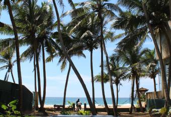 Guli Beach Hotel has Balcony rooms