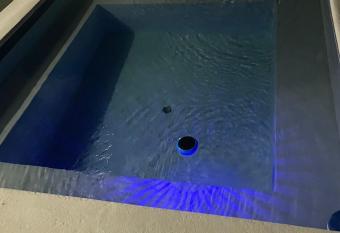 Breeze Manor has Balcony rooms