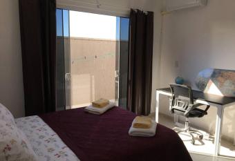 Casa confort  vel em condom  nio has Balcony rooms