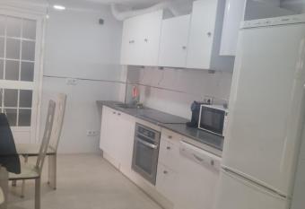 Alojamientos alberto has Balcony rooms