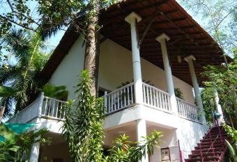 Mich  le s Garden has Balcony rooms