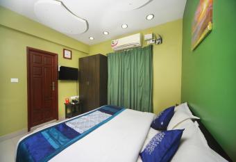 Max Classic Serviced Apartment has Smoking/Balcony rooms