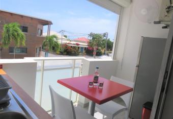 Studio TOTI 1 MARINA ST FRAN  OIS allows 18 year olds to book a room