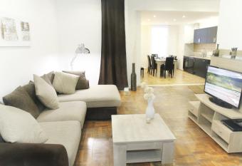 Les G  tes de Lens Gambetta has Balcony rooms