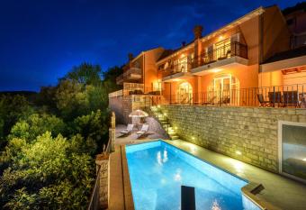 Villa Sana Via has Balcony rooms