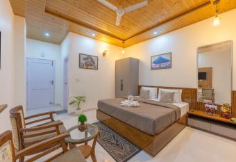 Kasauli Star View Near Mall Road has Smoking/Balcony rooms