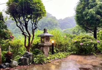                                           bbq allows 18 year olds to book a room