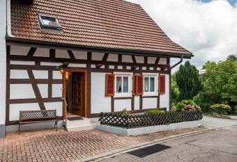 Ferienhaus Albert has Balcony rooms